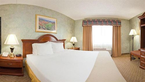 Express And By Ihg 2* Mesquite