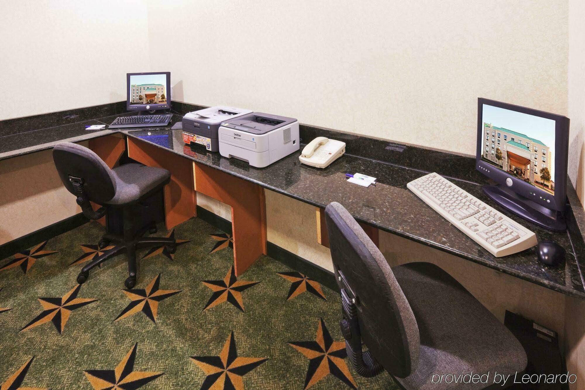 Express And By Ihg Hotel 2*